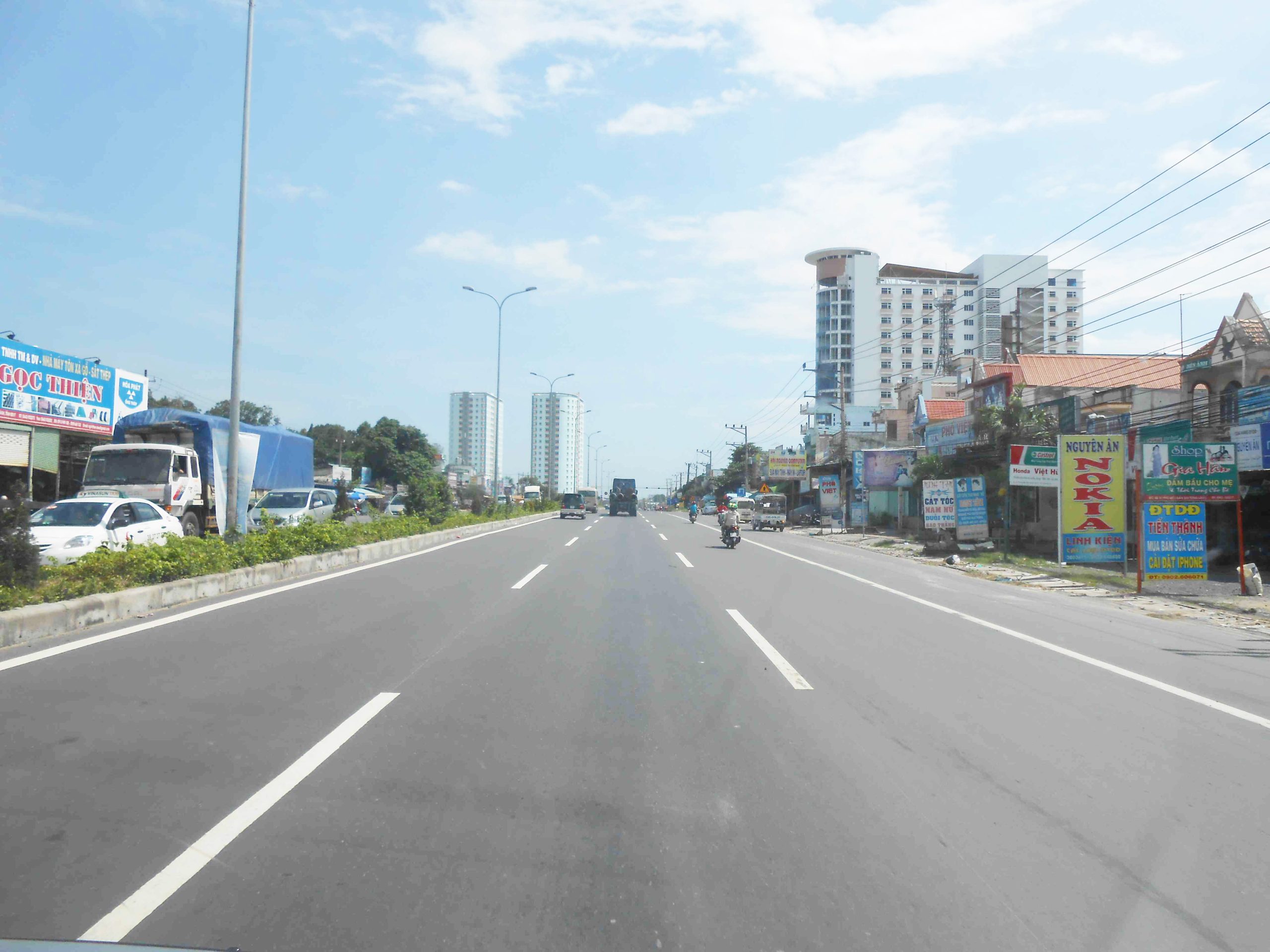 Trung tâm logistics